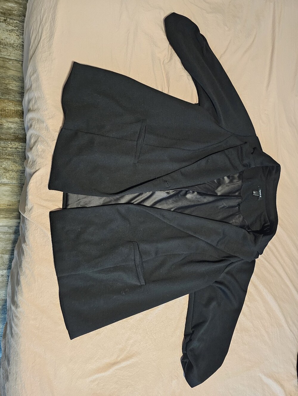 Black 3/4 Ruched Sleeve Collared Blazer